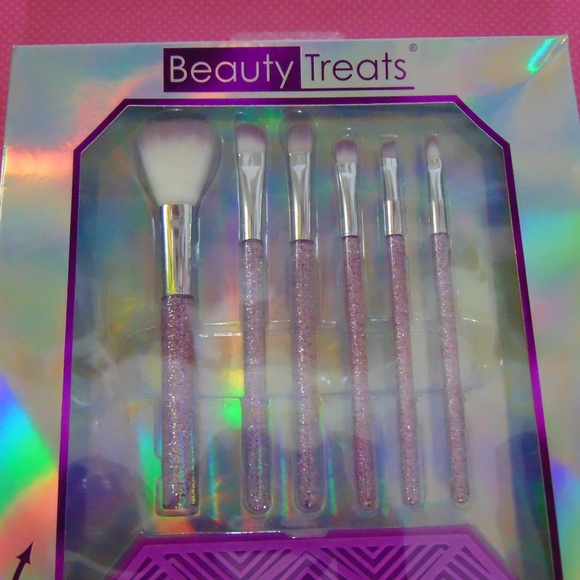 6 Sparkly Makeup Brushes w/ Cleaning Mat by Beauty - Picture 3 of 5